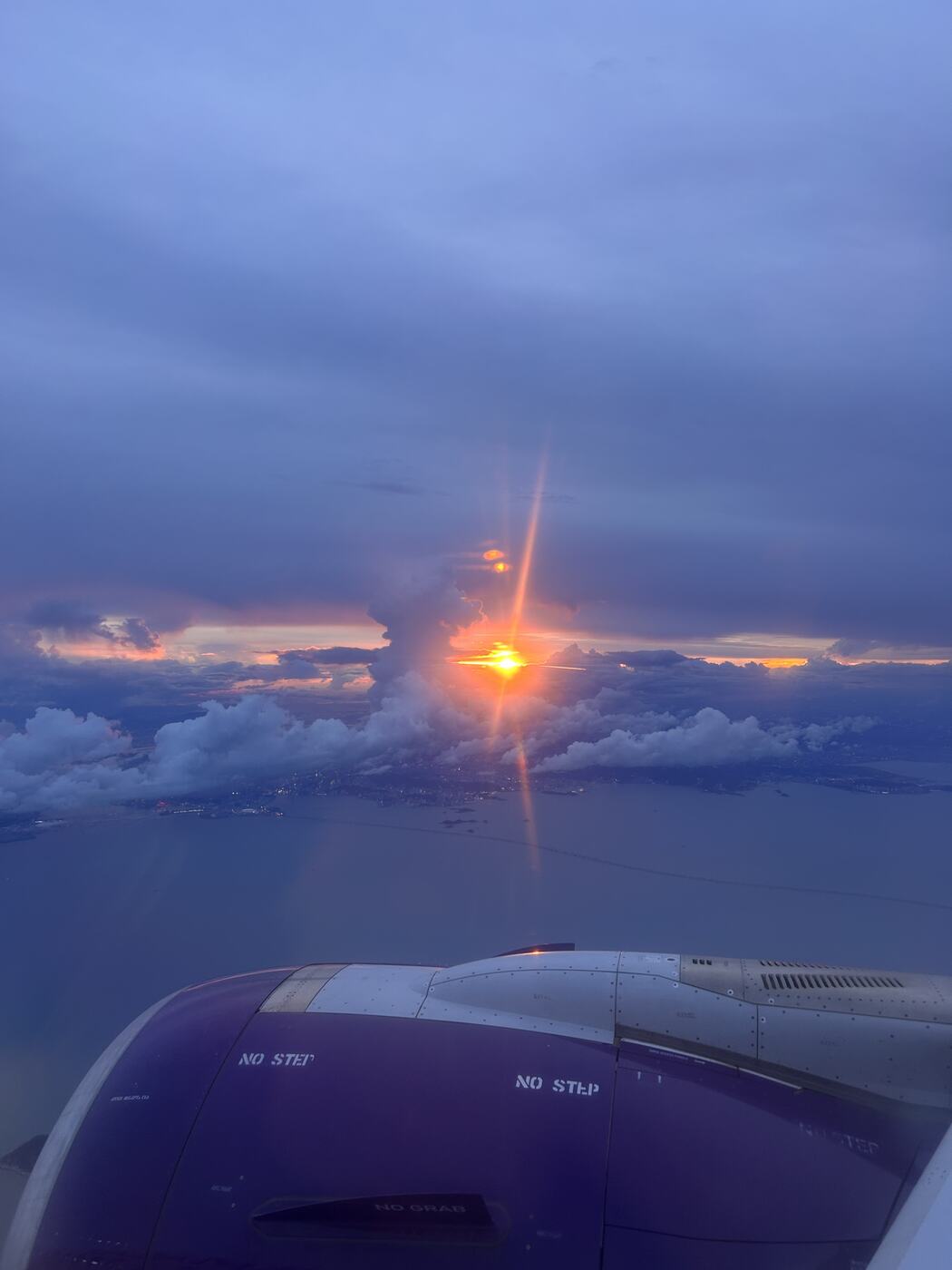 機内から見た日没